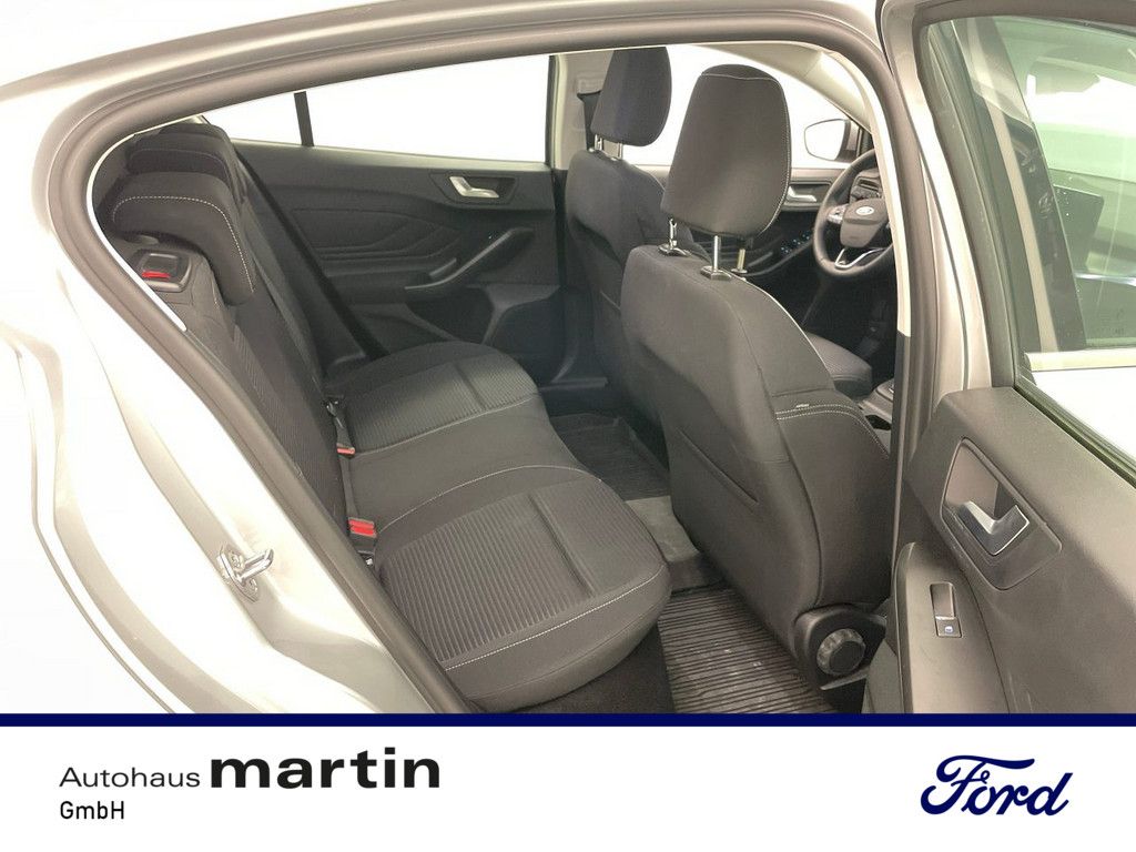 Fahrzeugabbildung Ford Focus 1.0 Titanium SYNC PDC SHZ NAVI FACEL. LED
