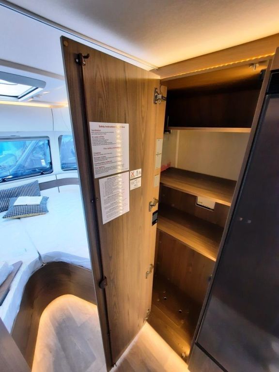 Fahrzeugabbildung HYMER / ERIBA / HYMERCAR Touring 820 Verfüg./Sparen Sie 31.910,- €