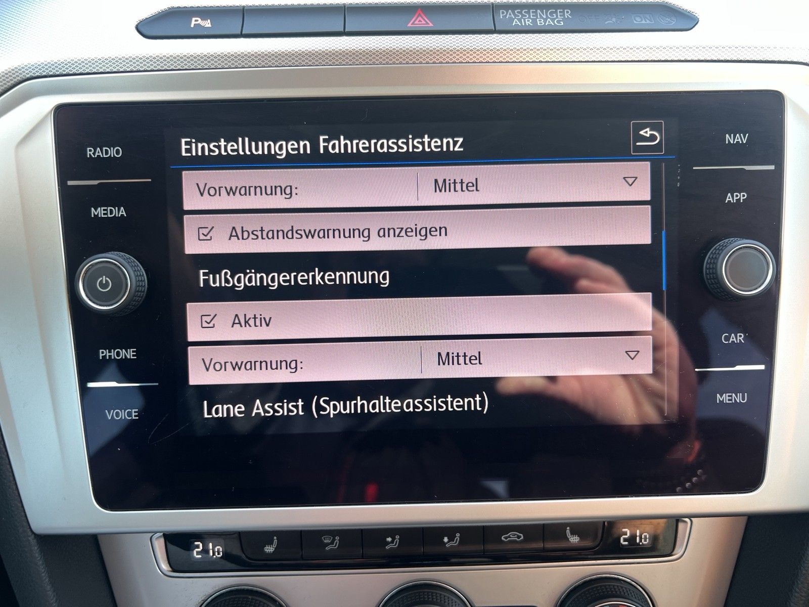 Fahrzeugabbildung Volkswagen Passat Variant TSI Comfortline BMT LED Navi ACC
