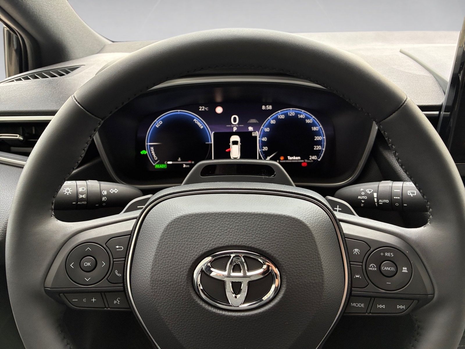 Fahrzeugabbildung Toyota Corolla TS Teamplayer 2.0-l-Hybrid KAMERA LED AC