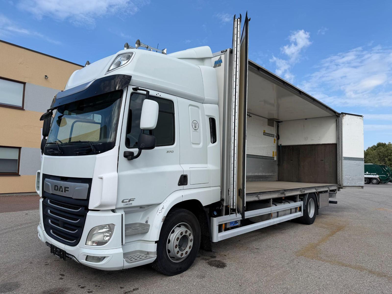 DAF CF370 4X2 EURO6 + SIDE OPENING