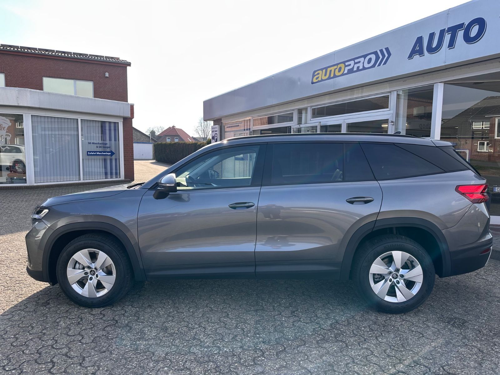 Fahrzeugabbildung SKODA Kodiaq 1.5 eTSI Selection DSG ACC/LED/PDC/SHZ