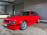 BMW M5 - BMW M5: Rot