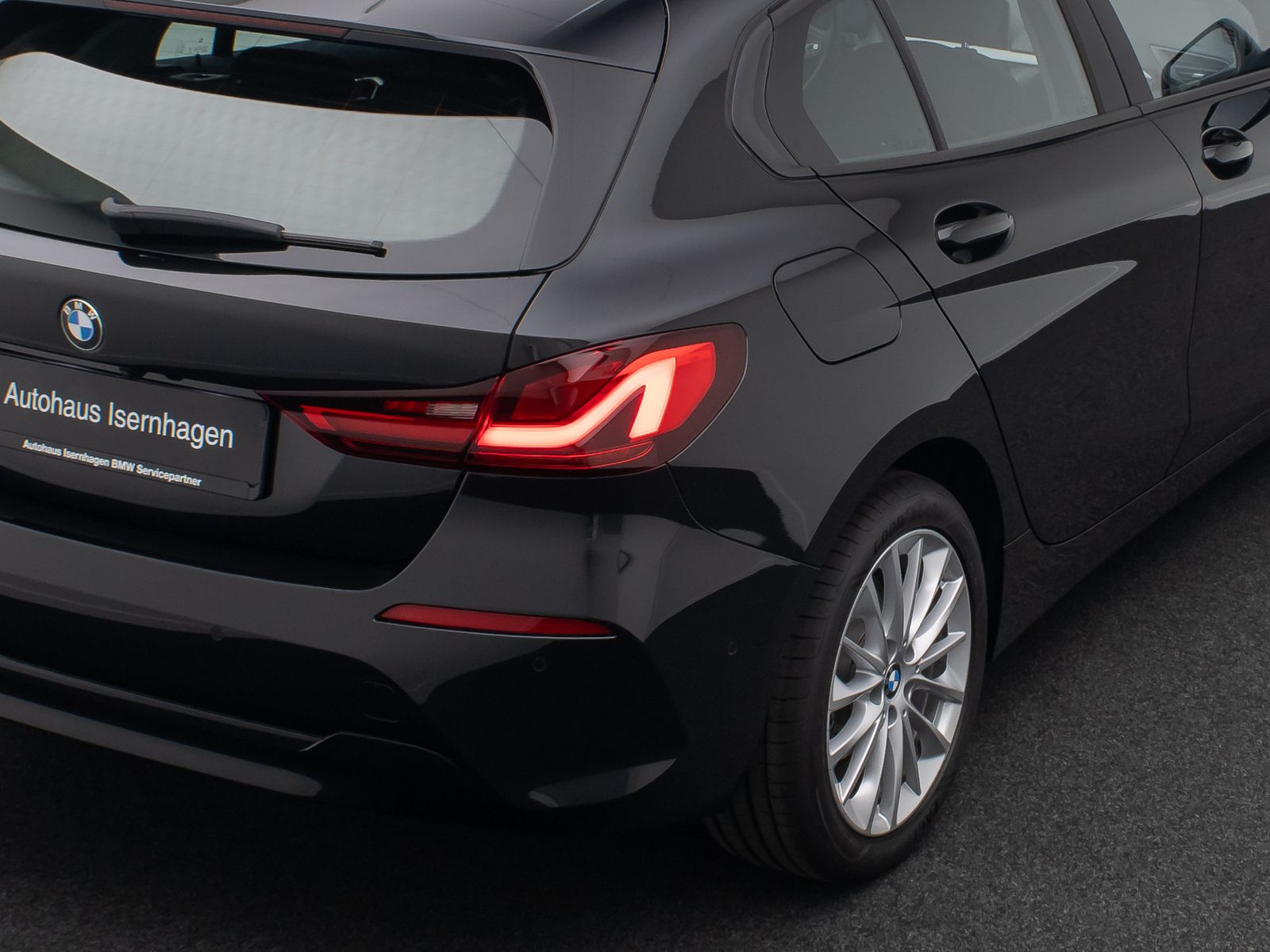 Fahrzeugabbildung BMW 118i Advantage HUD Kamera Alarm DAB CockpitProf