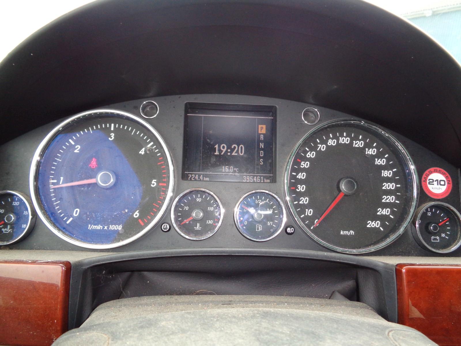 Volkswagen Touareg 2005 — photo 12