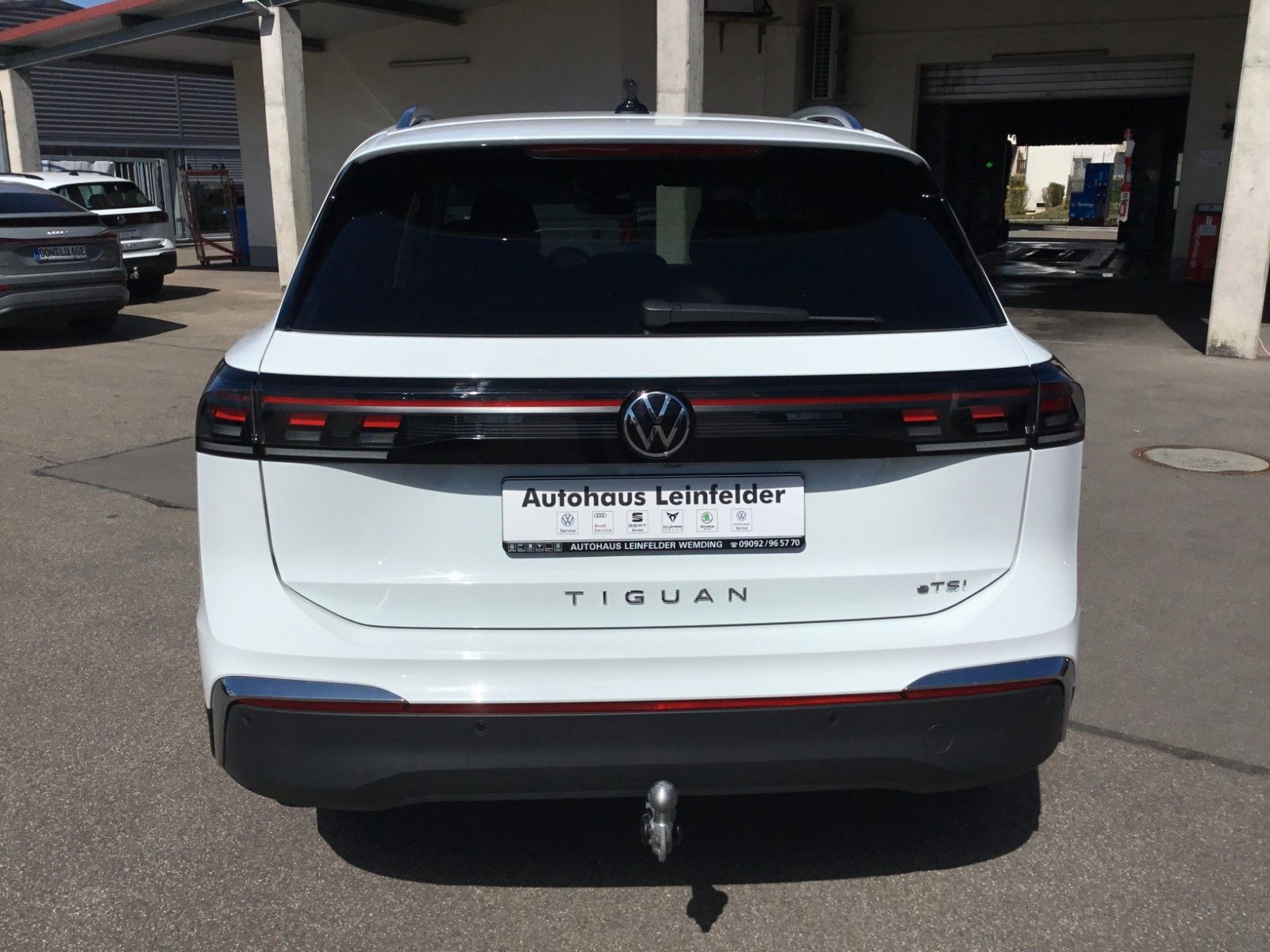 Fahrzeugabbildung Volkswagen Tiguan 1.5 eTSI DSG Elegance+360°+MatrixLED+AHK