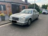 Mercedes-Benz Mercedes E320 Leder Schiebedach Memory Xen... - Mercedes-Benz E 320 in Wuppertal