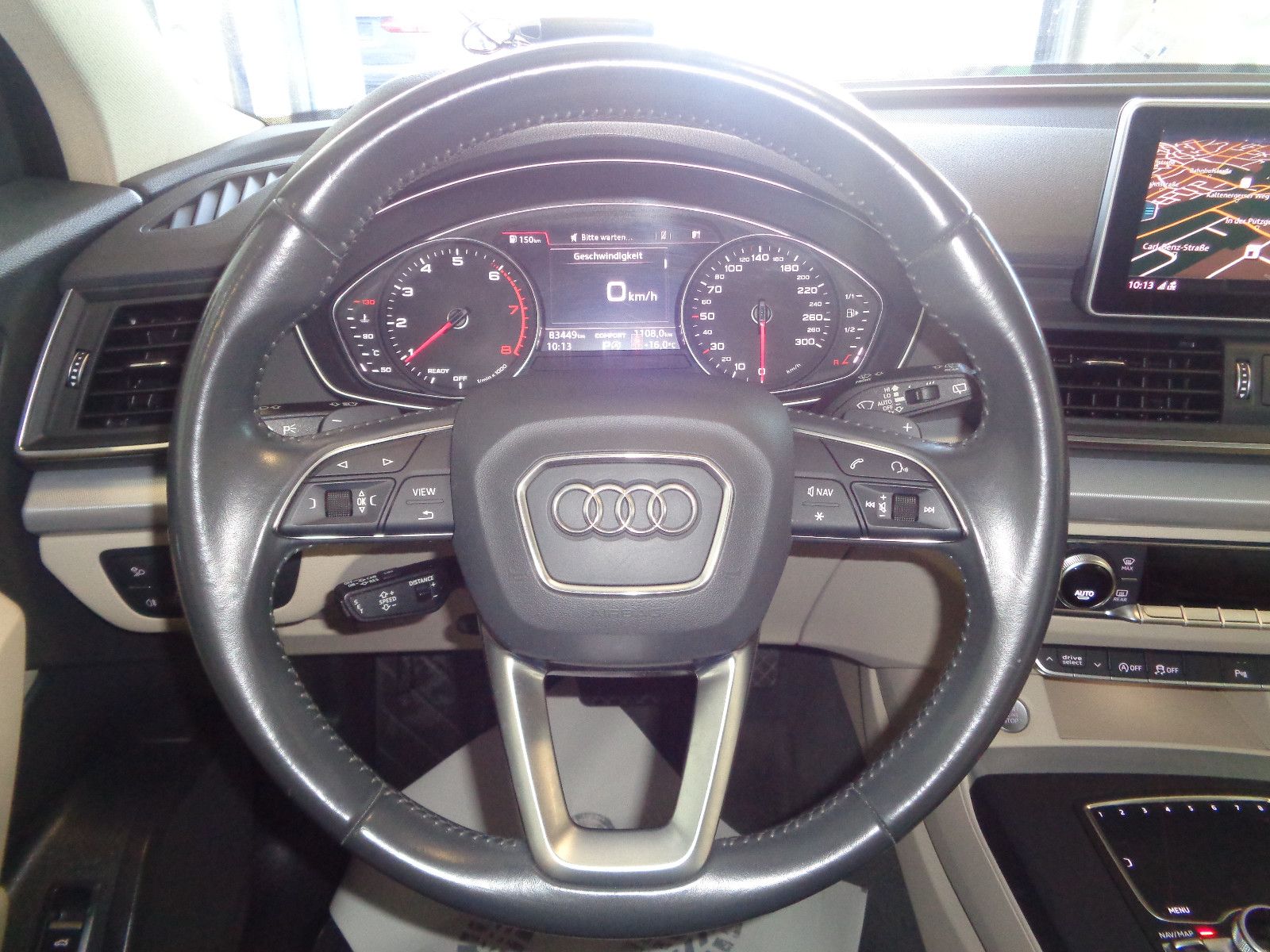 Fahrzeugabbildung Audi Q5 quattro / LED / NAVI / LEDER /