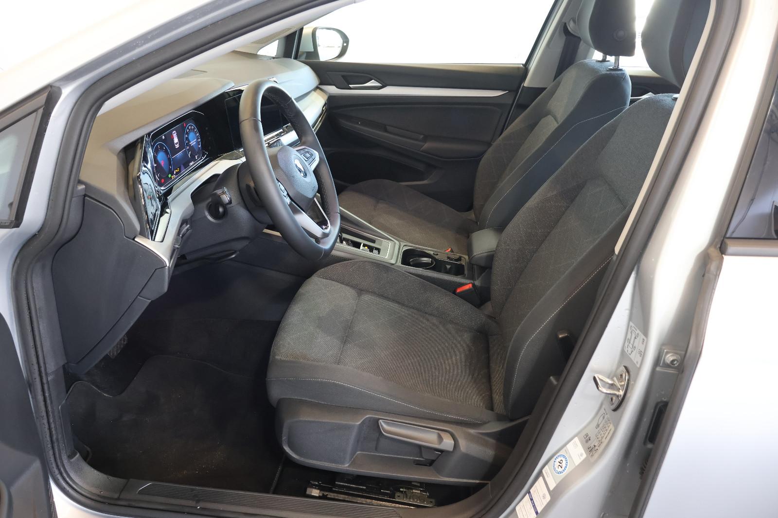 Volkswagen Golf VIII 2.0 TDI Life AID+ACC+LED+AMBIENT+AHK