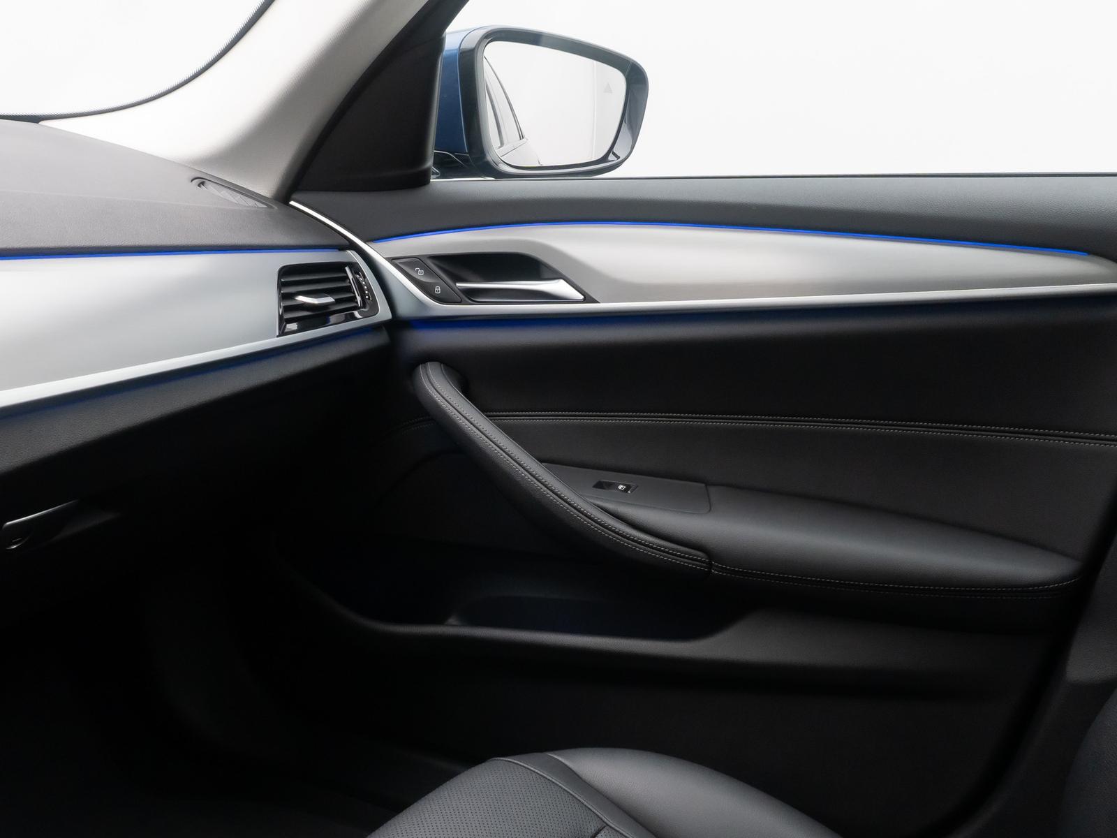 BMW 520d xD DAB HUD Kamera Alarm Panoram Leder Sport