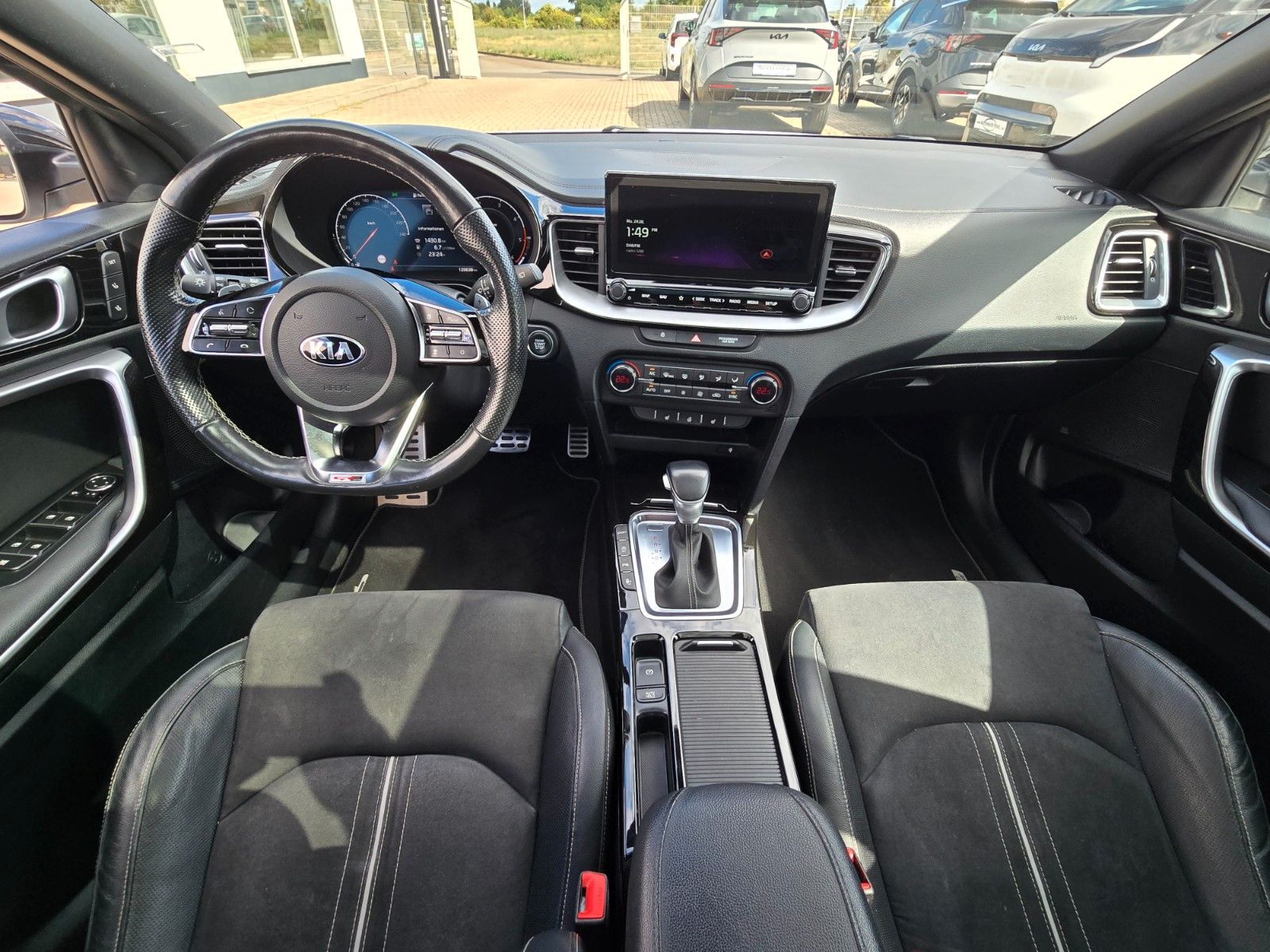 Fahrzeugabbildung Kia Ceed SW 1.6 CRDi DCT GT Line AHK Standheizung