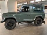 Land Rover Defender 90 E Station Wagon - Land Rover Defender: Grün