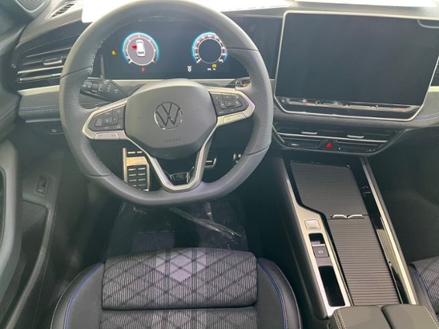 Fahrzeugabbildung Volkswagen Passat 2.0 TDI DSG R-LINE AHK STDHZG