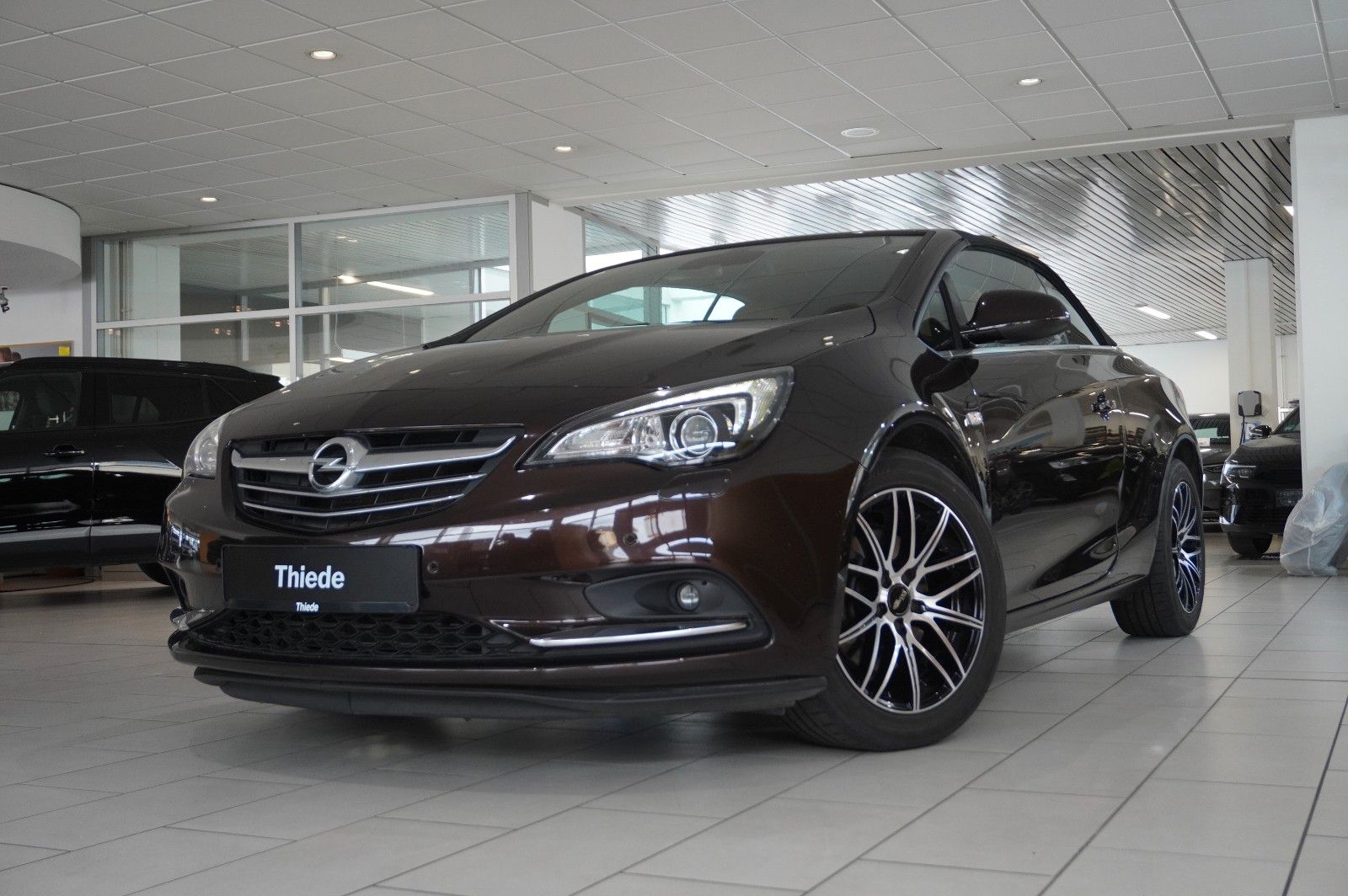 Fahrzeugabbildung Opel Cascada 2.0D ACTICE NAVI/LED/KAMERA/SPORT/SHZ