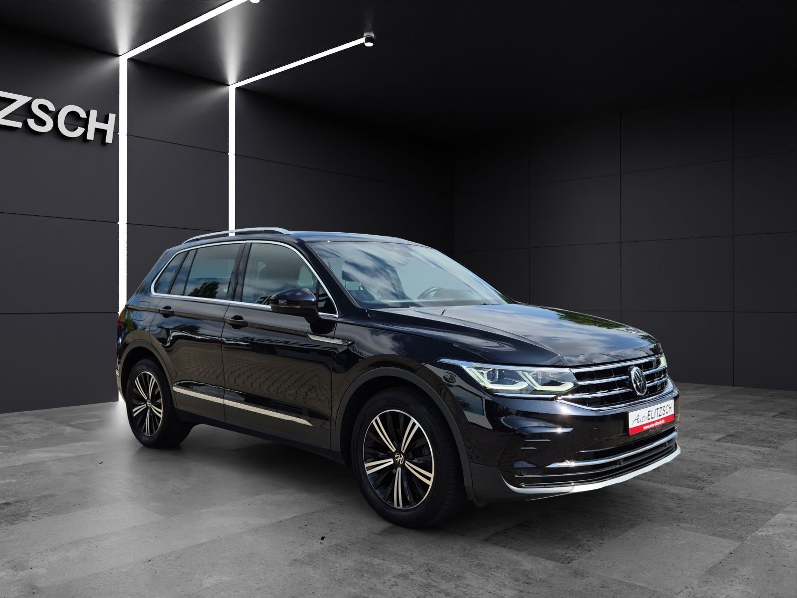 Fahrzeugabbildung Volkswagen Tiguan Elegance TSI DSG MATRIX NAVI RFK