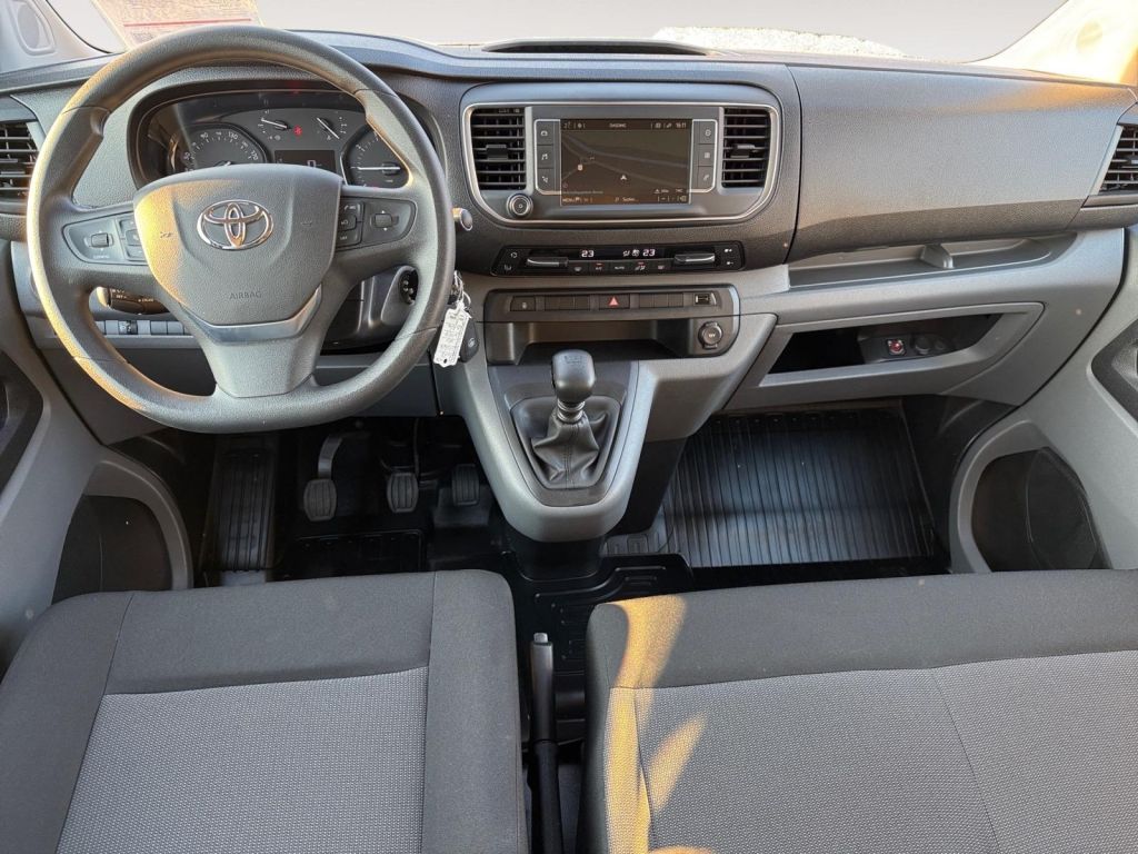 Fahrzeugabbildung Toyota Proace 2,0-l-D-4D L2 (9-Si.) Comfort