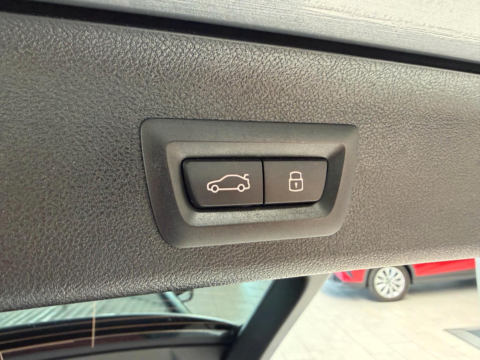 BMW 530d Touring/M-LENKR/LEDER/KAMERA/ACC/KEYLESS