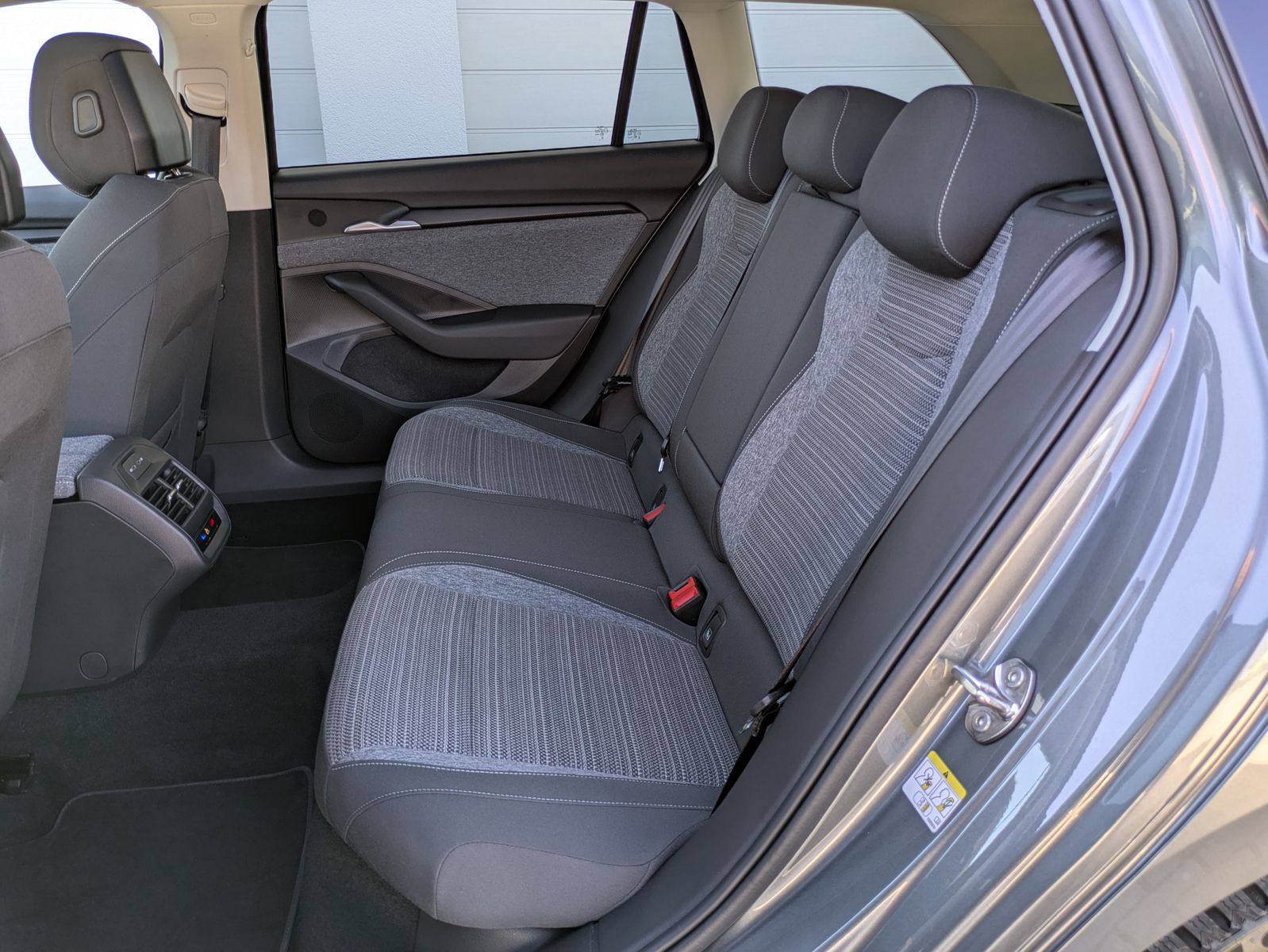 Fahrzeugabbildung SKODA Superb 2.0 TDI 4x4 Selection MATRIX*AHK*PANO*19"