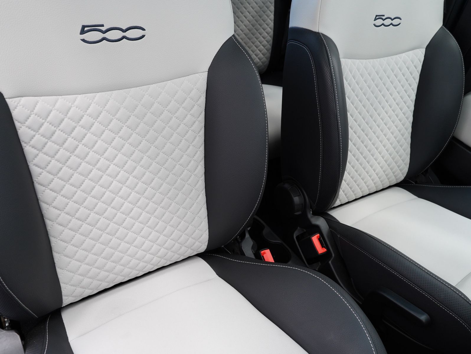 Fahrzeugabbildung Fiat 500 1.0 Mild Hybrid Dolcevita PANORAMA