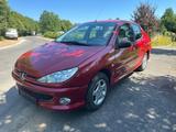 Peugeot 206  SEDAN/KLIMAUTOM./ALUFELGEN - Peugeot 206: Limousine