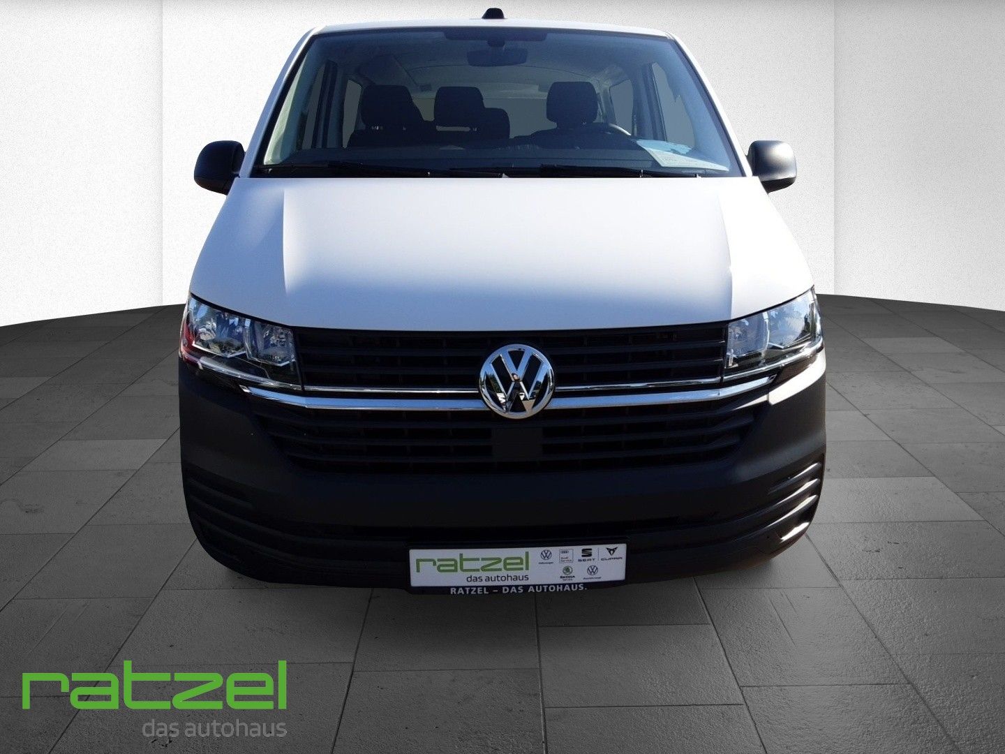 Fahrzeugabbildung Volkswagen T6.1 Kombi KR 2.0 TDI 9-Sitzer Anhängerkupplung