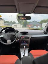Opel Gepflegte Auto - Opel Astra aus 2006 mit Diesel-Antrieb