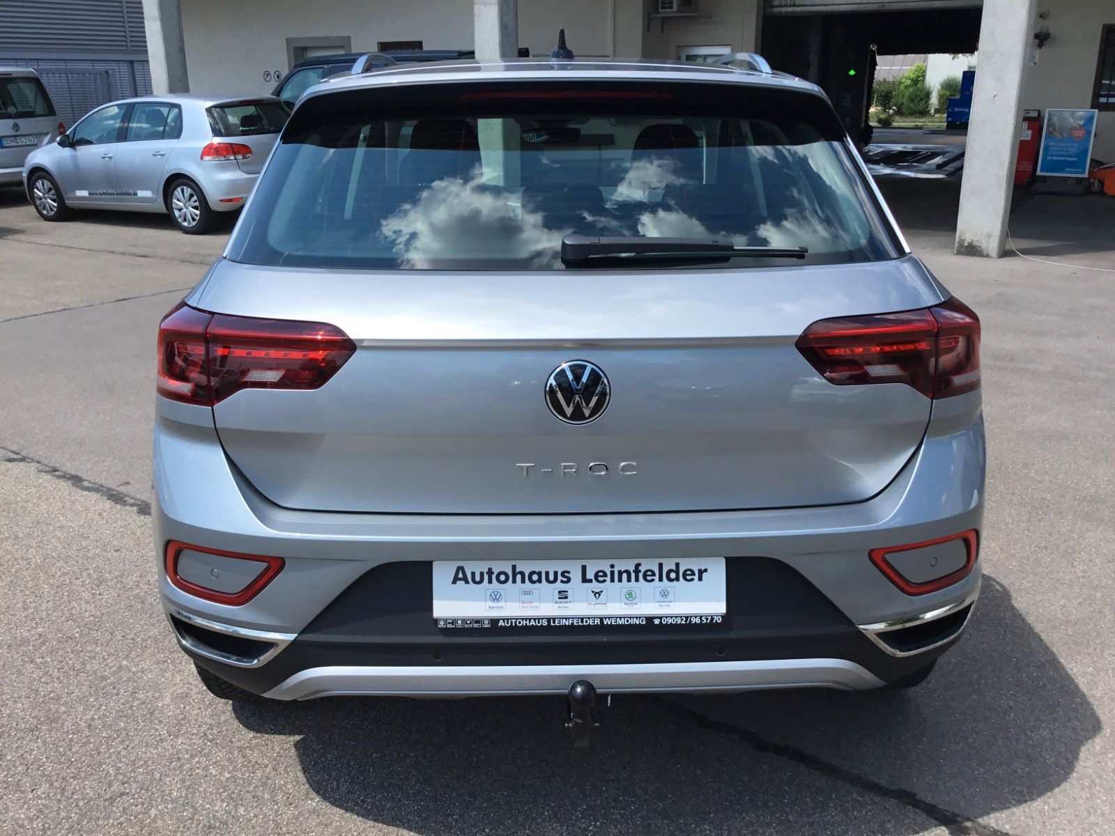 Fahrzeugabbildung Volkswagen T-Roc 1.5 TSI DSG Style+AHK+LED+ACC+17"+Kamera