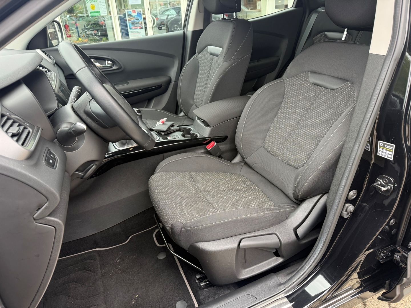 Fahrzeugabbildung Renault Kadjar Experience AHK CarPlay Temp klima Keyless