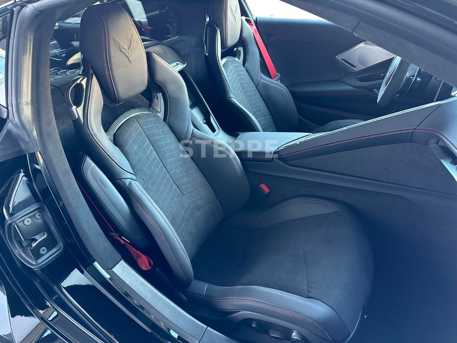 Corvette C8 Stingray Coupe 6,2 V8 3LT Europamodell