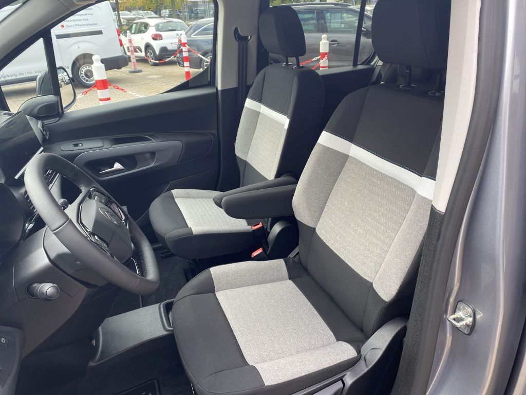 Fahrzeugabbildung Citroën Berlingo M Benzin 110 PLUS *Sitzh.*Rückfahrkam*