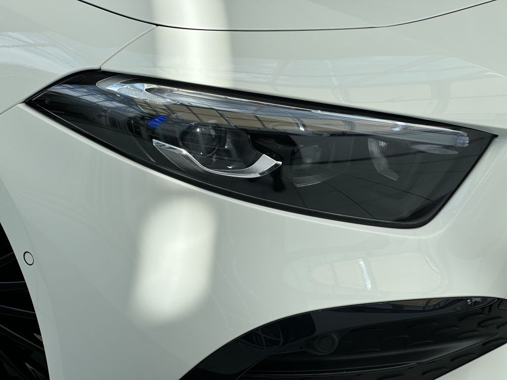 Fahrzeugabbildung Mercedes-Benz A 200 AMG Line AMG*Night*Navi*PDC*ParkAss*RFK