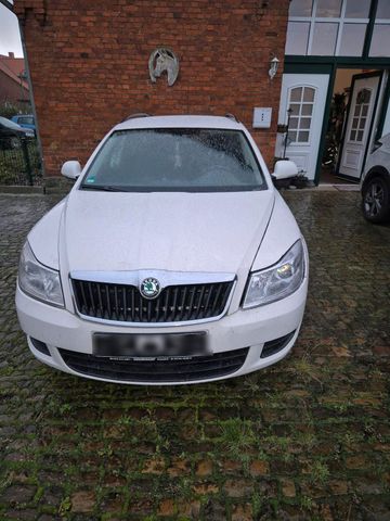 Skoda Octavia Kombilimousine 1,6 Ltr. - 77...