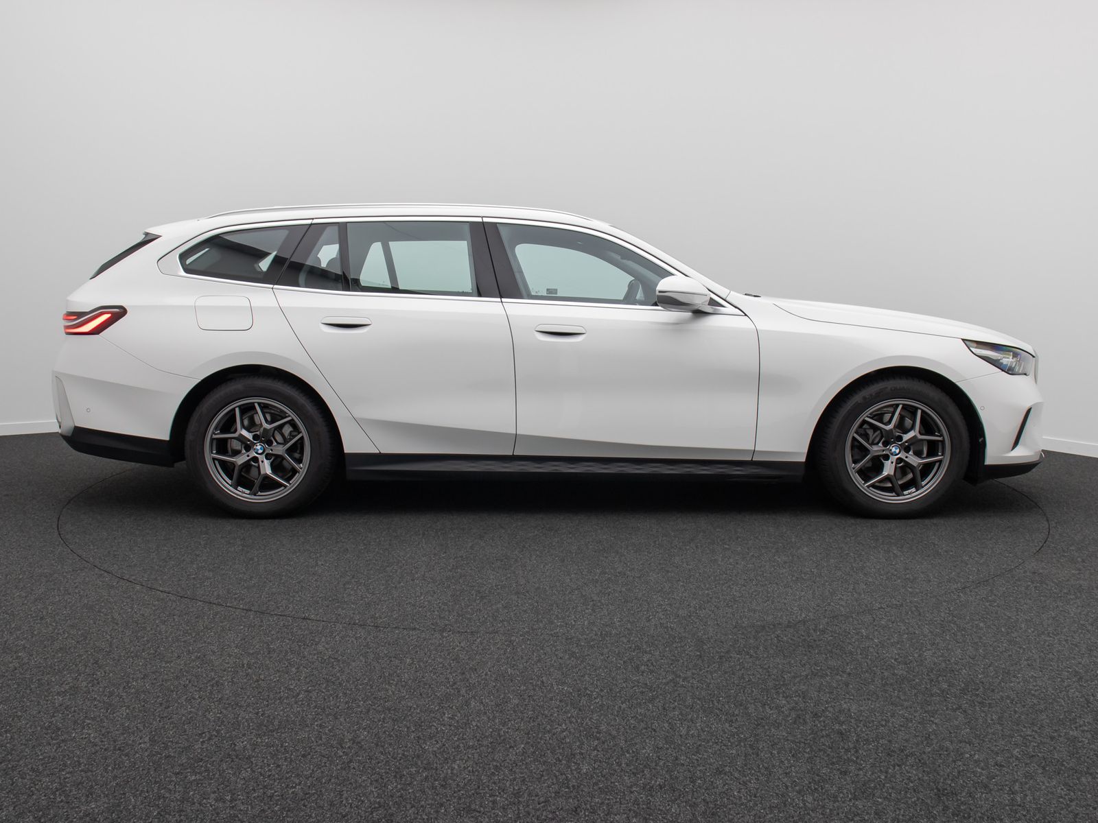Fahrzeugabbildung BMW 520d Alarm Kamera DAB Leder Sportsitz 18Zoll
