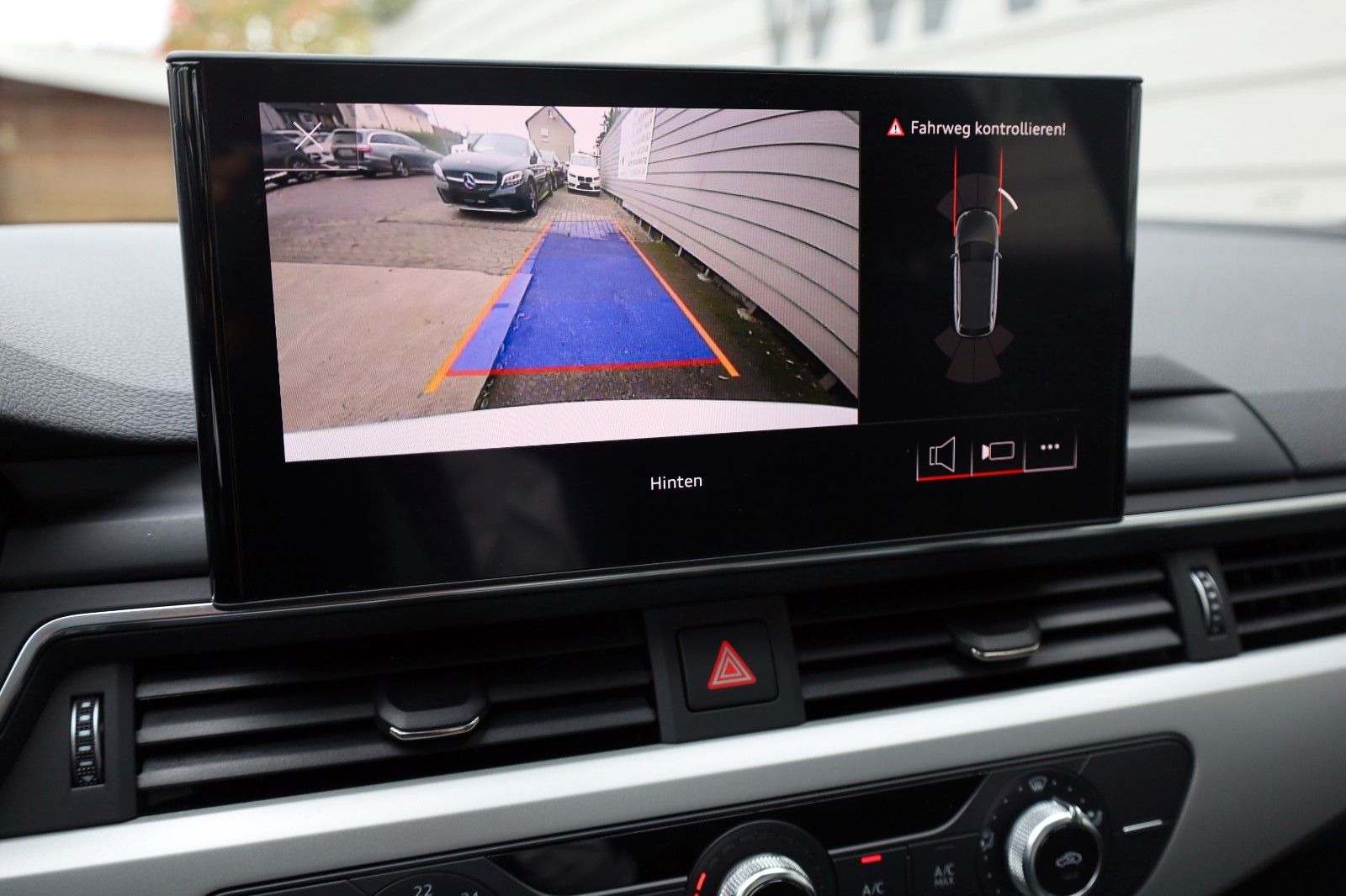 Fahrzeugabbildung Audi A4 Avant 35 TFSI Navi,LED,Panorama,Kamera,SR+WR