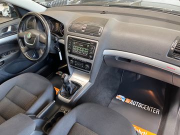 Skoda Octavia Combi Scout 4X4 *TÜV Neu*Xenon*