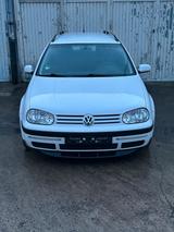 Volkswagen VW Golf.  Automatik - Volkswagen Golf Sportsvan in Braunschweig