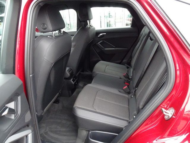 Q3 Sportback 45 TFSI e S line / AHZV