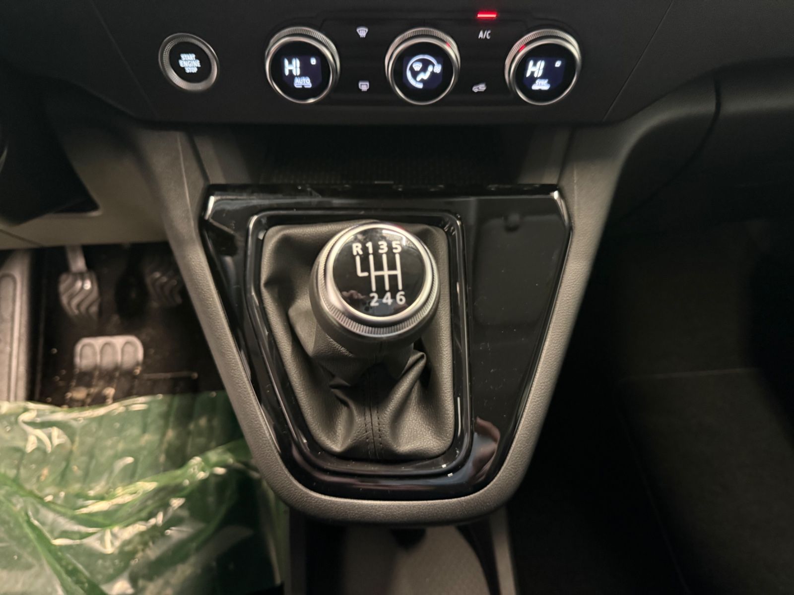 Fahrzeugabbildung Nissan Townstar Kombi L1 N-Connecta - Design-Paket