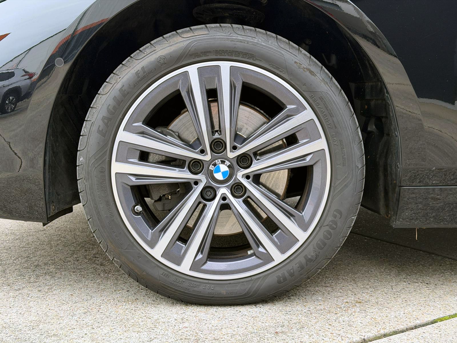 Fahrzeugabbildung BMW 118i Advantage Steptr. HUD KAM SHZ LHZ CarPlay