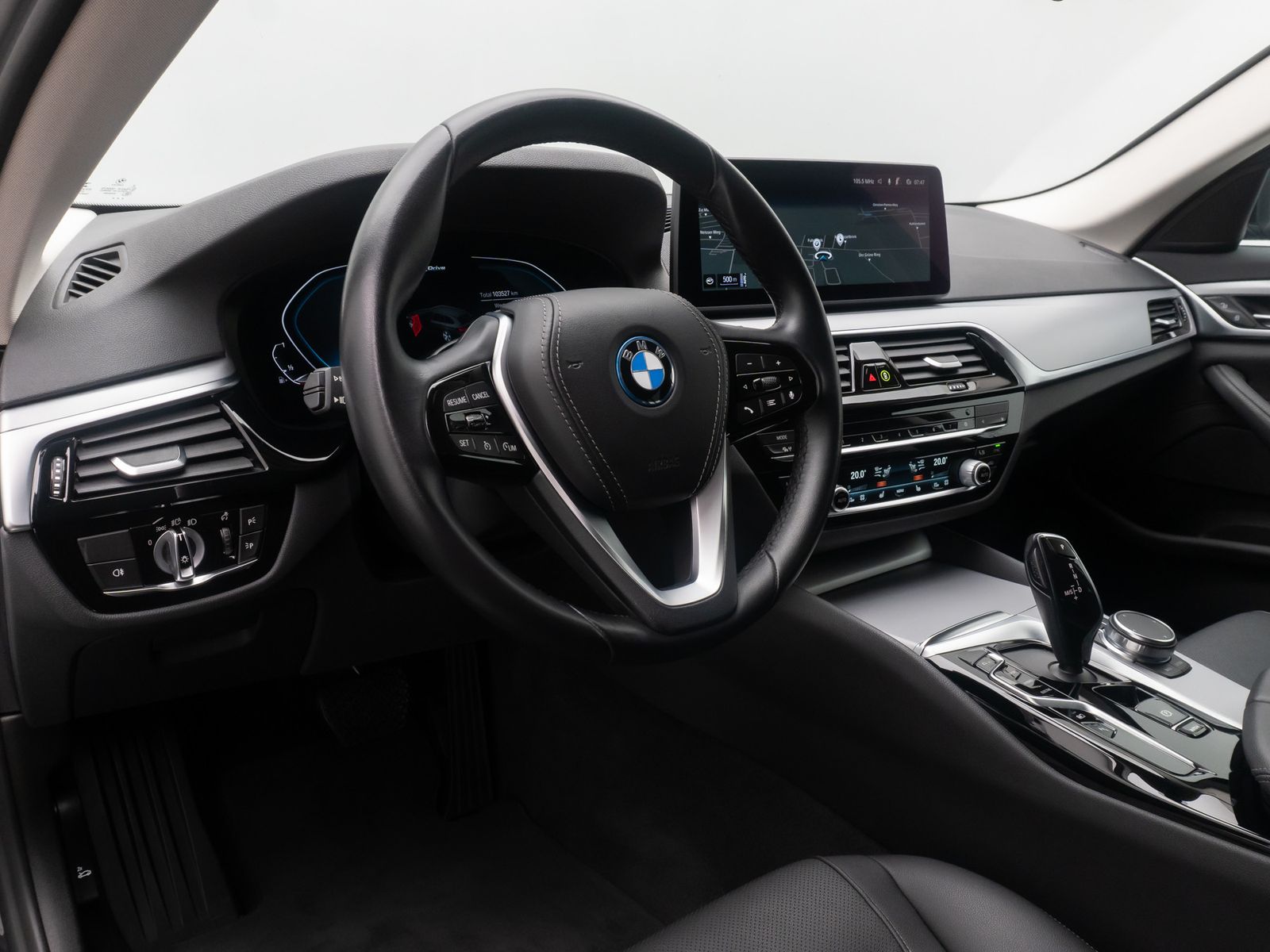 Fahrzeugabbildung BMW 530e Alarm AHK HUD DAB 4xKlima HiFi Leder Sport
