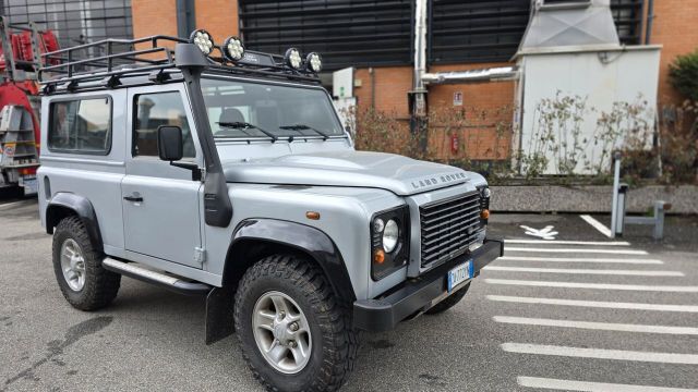 Land Rover Defender 90 2.4 TD4 Station Wagon S