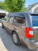 Chrysler Voyager - Chrysler Voyager: Van