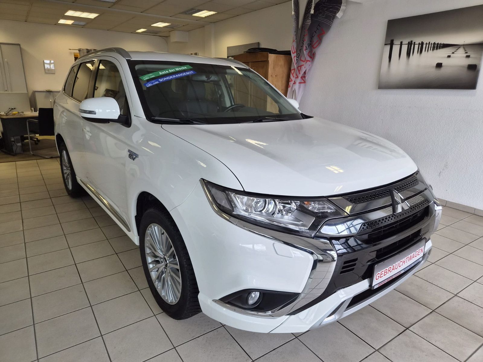 Fahrzeugabbildung Mitsubishi Outlander PHEV Basis Spirit 4WD / KAMERA /