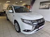 Mitsubishi Outlander PHEV Basis Spirit 4WD / KAMERA / - Mitsubishi Outlander: Basis Spirit