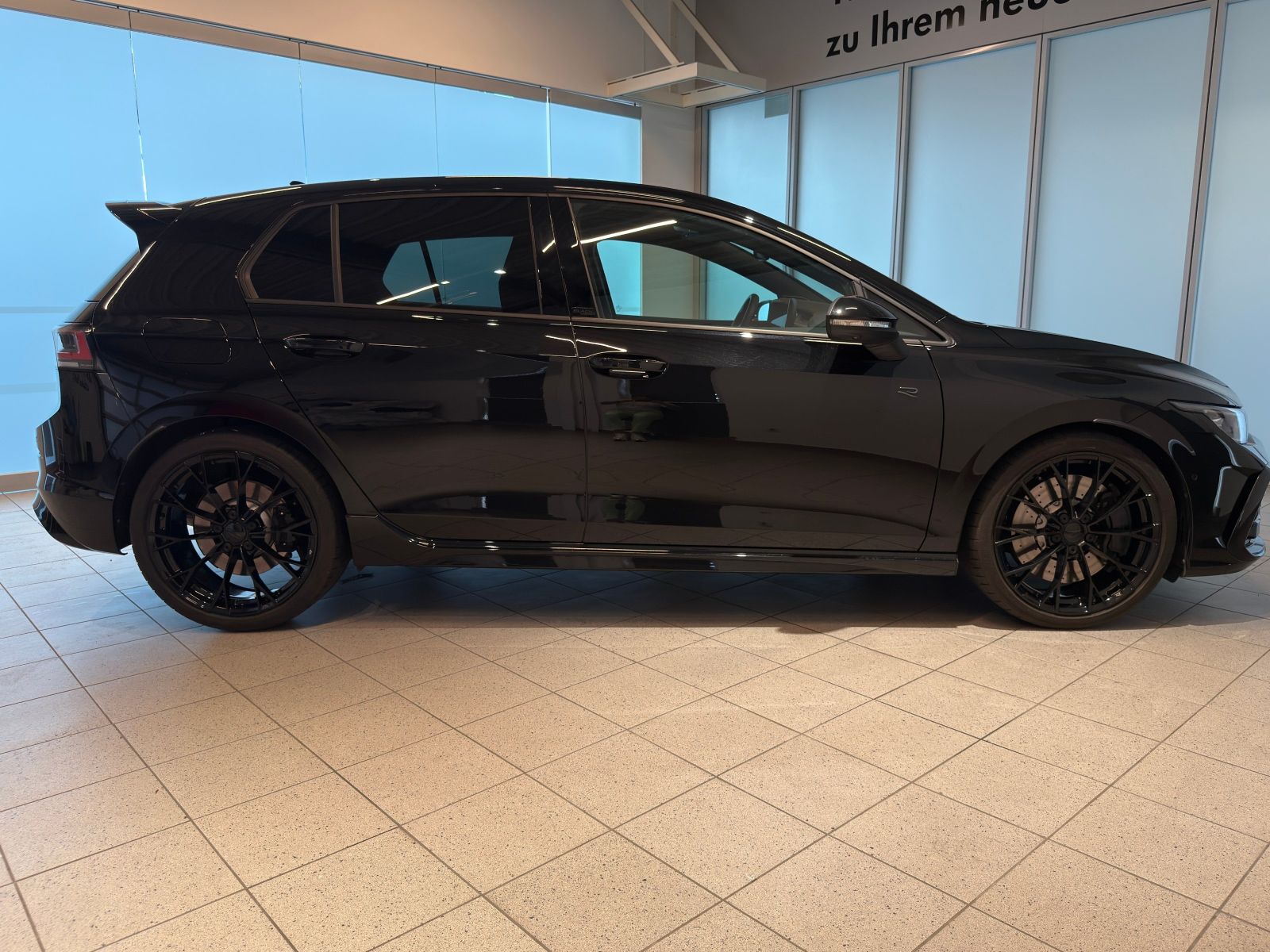 Volkswagen Golf VIII 2.0 TSI R Black Edition 4Motion foto 7