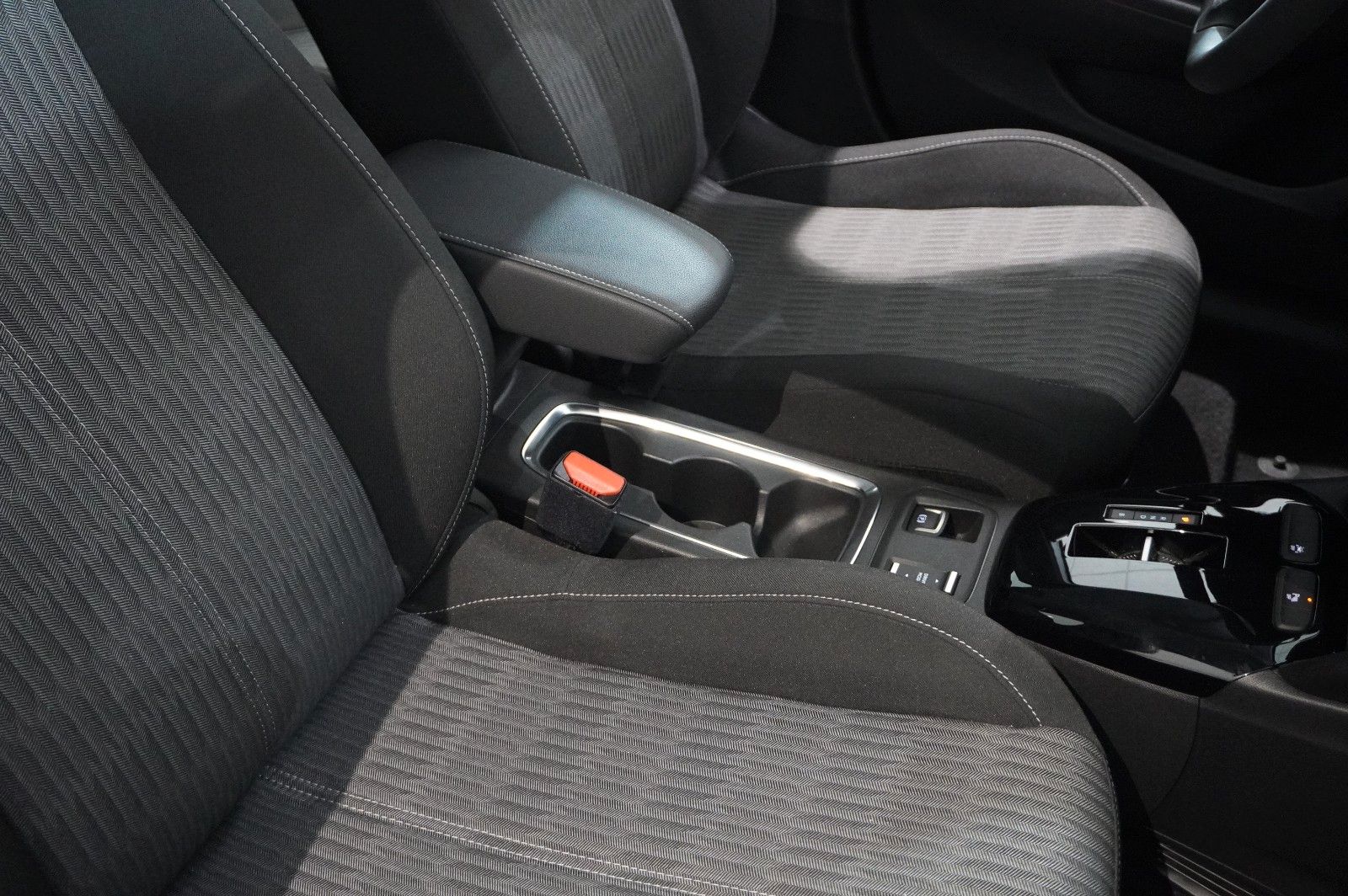Fahrzeugabbildung Opel Corsa-e F ELEGANCE 1-PHASIG NAVI/LED/KAMERA/DAB+