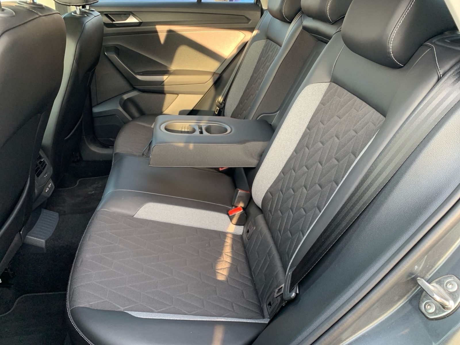 Volkswagen T-Roc - Bild 10