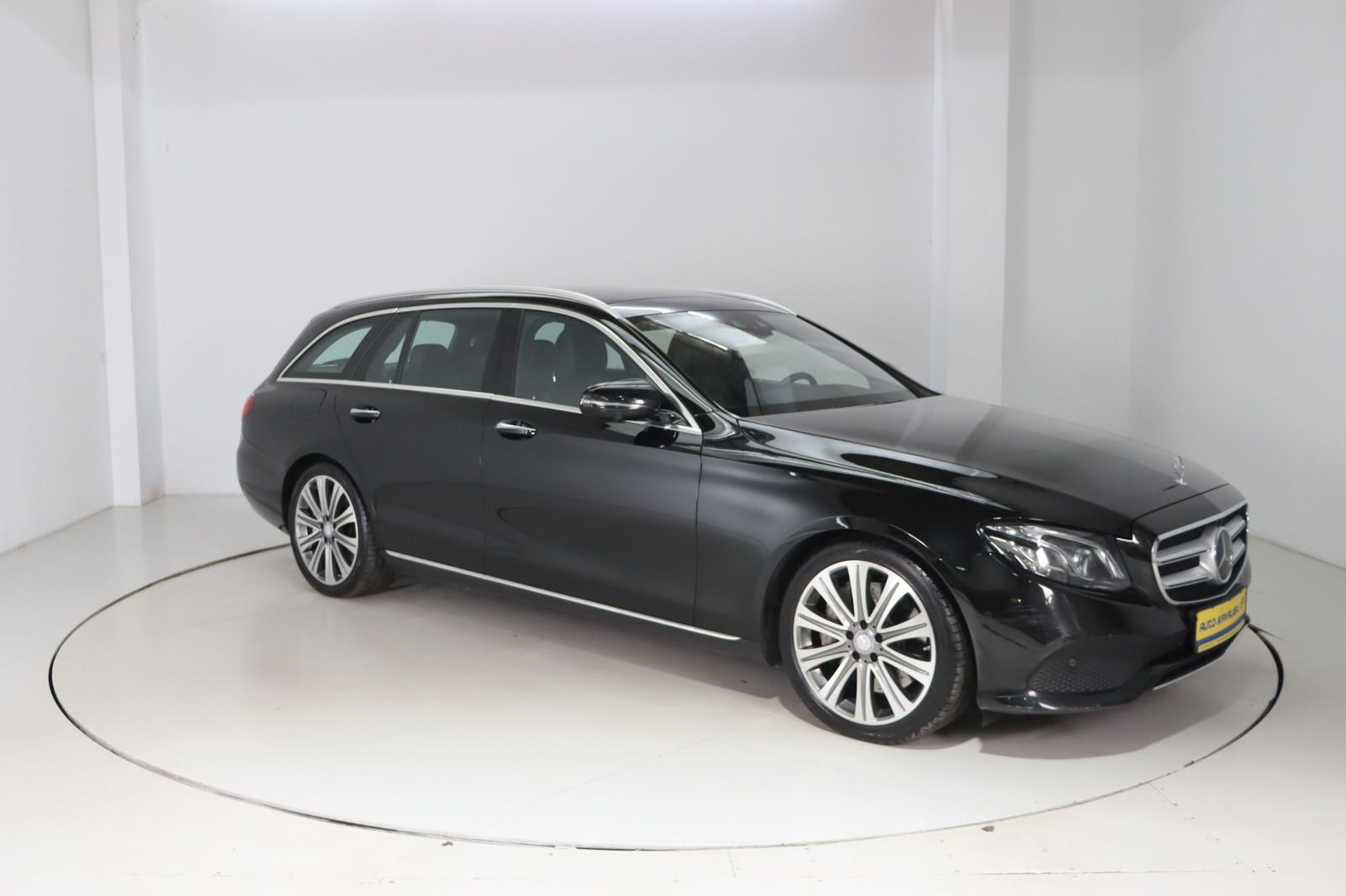 Fahrzeugabbildung Mercedes-Benz E 400 T 4Matic * Airmatic * STHZ * Memory AVANTG