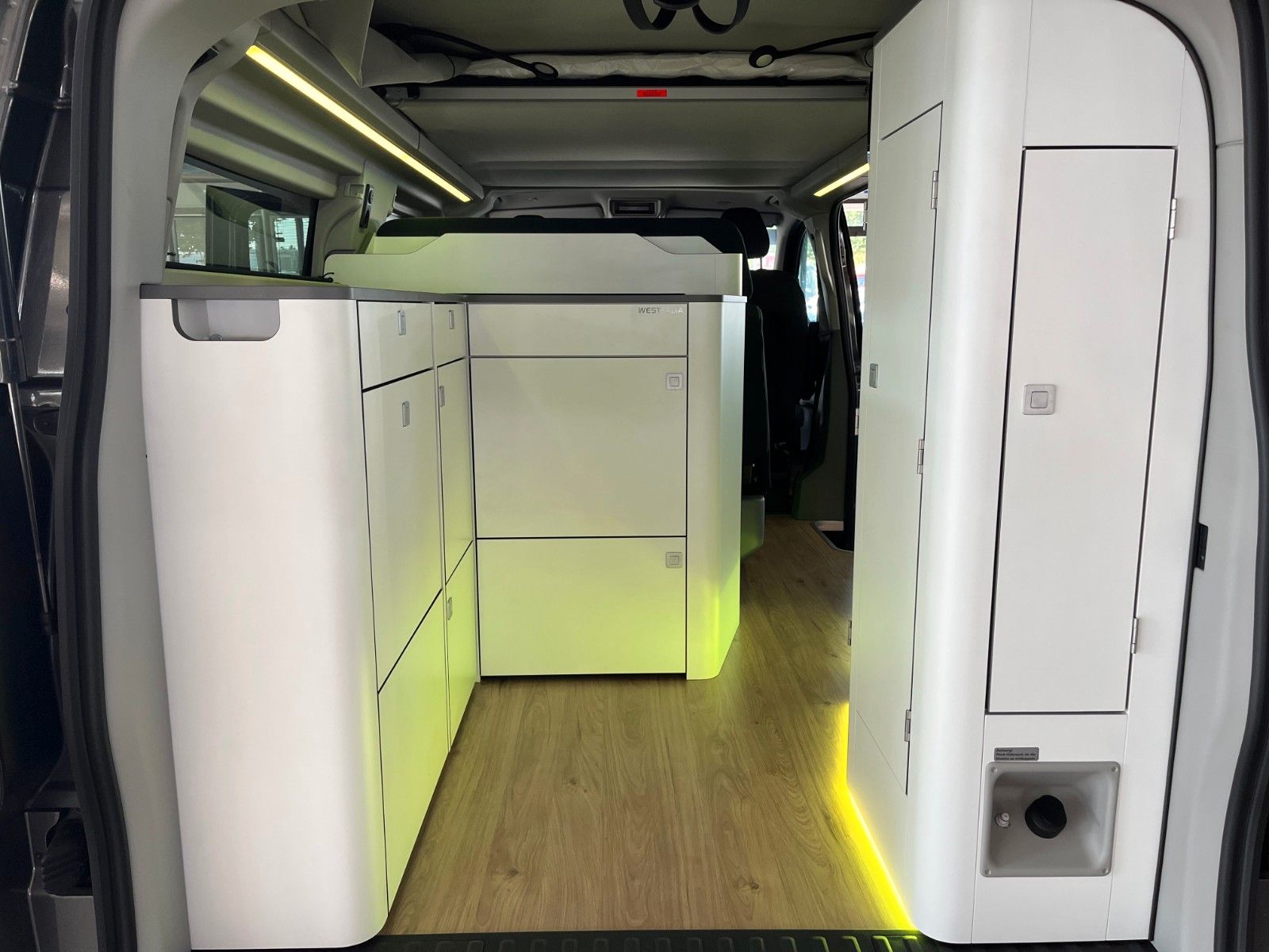 Fahrzeugabbildung Ford NUGGET L2 Titanium Aufstelldach Markise uvm.