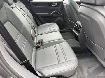 Porsche Cayenne - 12